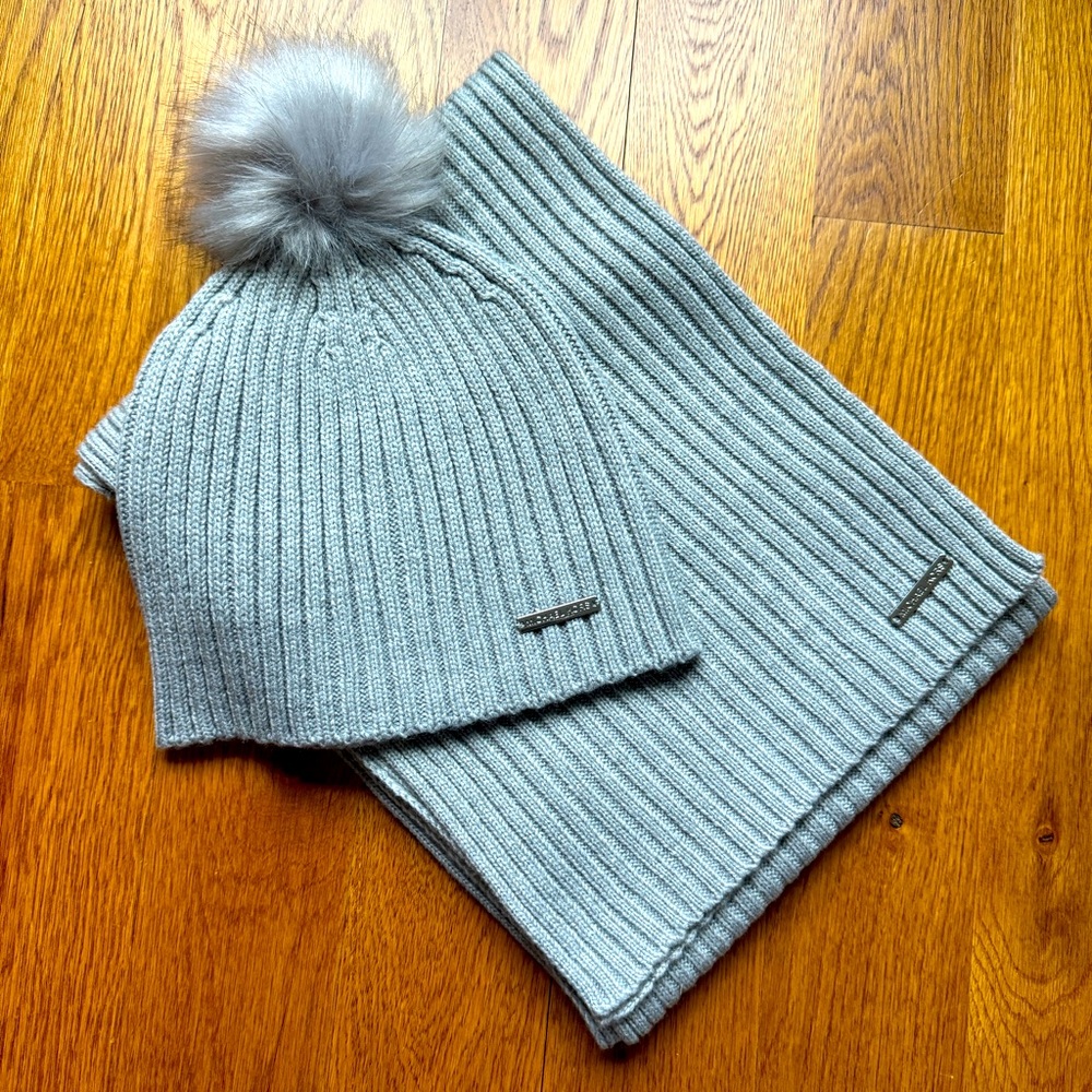 MICHAEL KORS Scarf and Beanie Gray